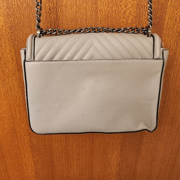 Victoria's Secret The Victoria - Picture 3 of 5